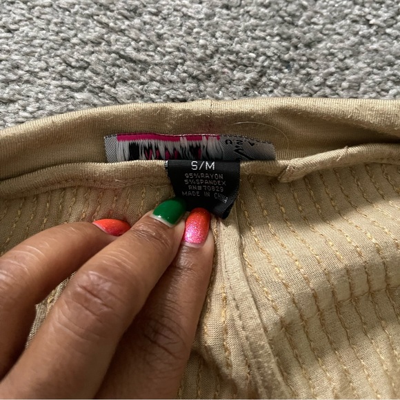 Gold Sequin Leggings - Picture 2 of 5